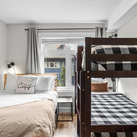 Charming 1 Bdrm Plus Loft With Views Managed By Little Sister Getaways Канмор Экстерьер фото