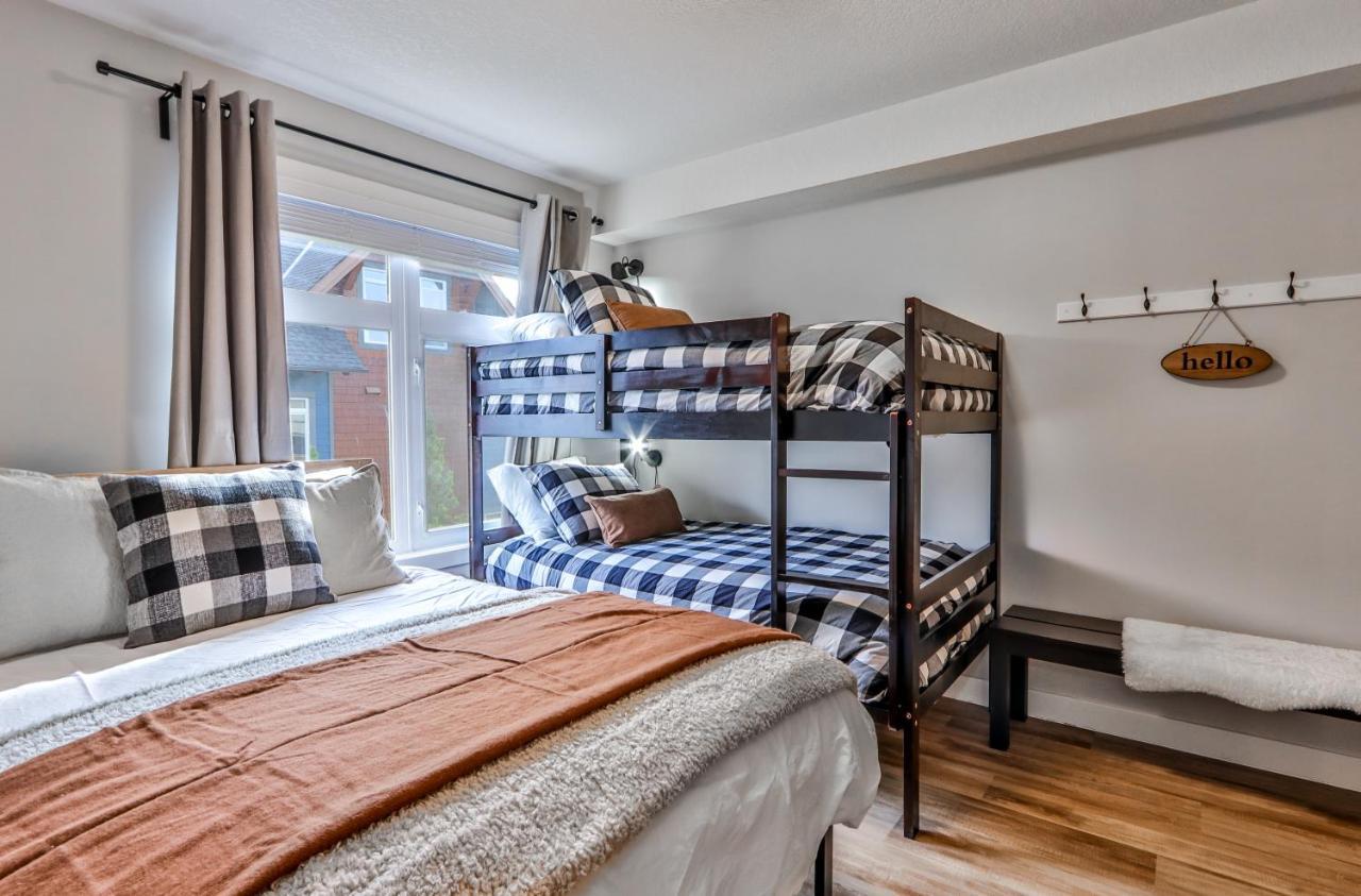 Charming 1 Bdrm Plus Loft With Views Managed By Little Sister Getaways Канмор Экстерьер фото