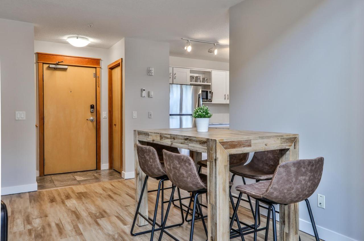 Charming 1 Bdrm Plus Loft With Views Managed By Little Sister Getaways Канмор Экстерьер фото