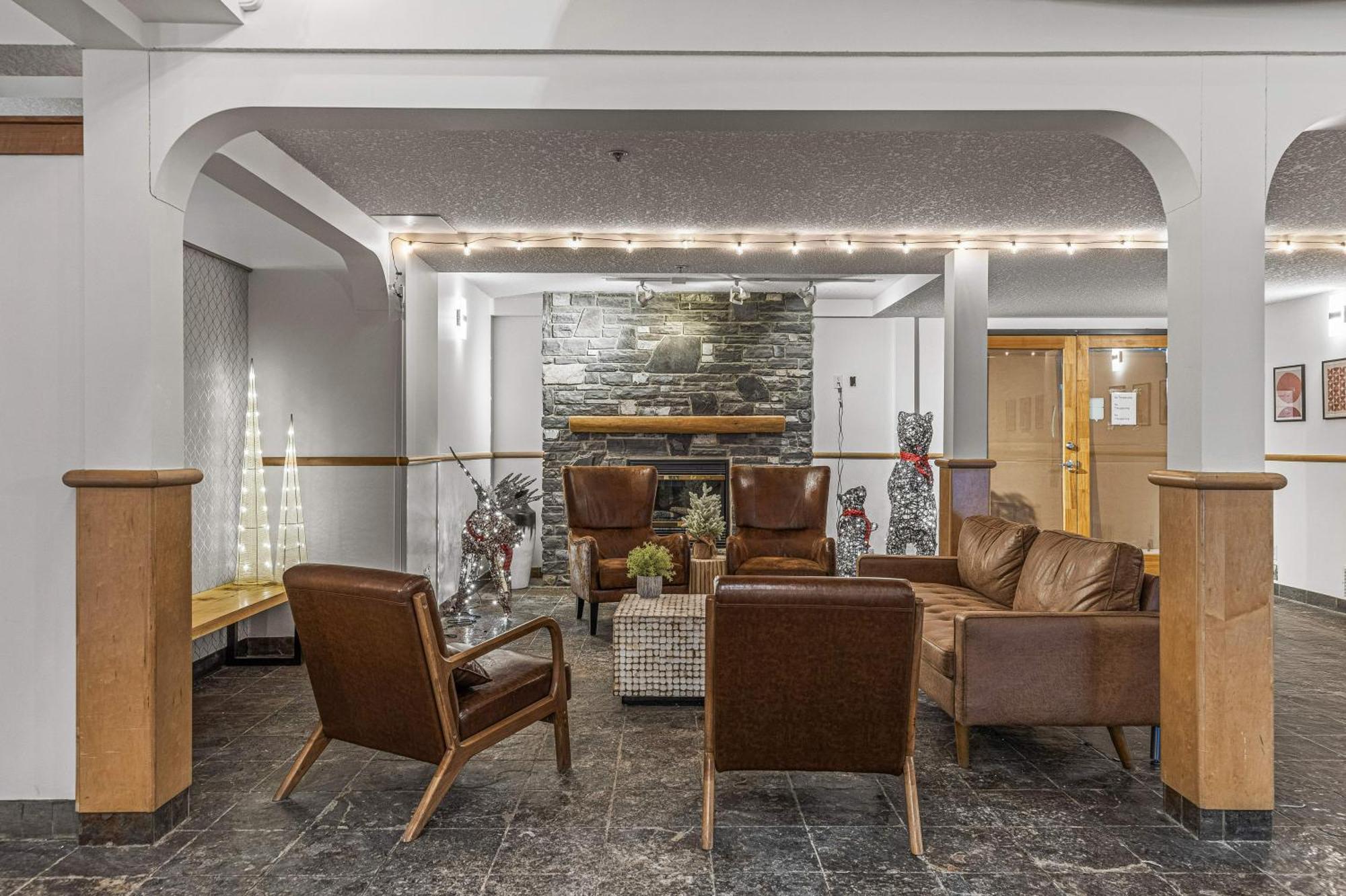 Charming 1 Bdrm Plus Loft With Views Managed By Little Sister Getaways Канмор Экстерьер фото